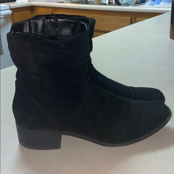 black boots with small heel